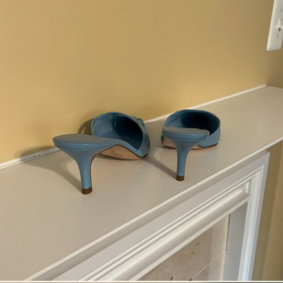 (EUC) Hype 2.5” kitten heels Blue (Size 7) - Picture 5 of 6